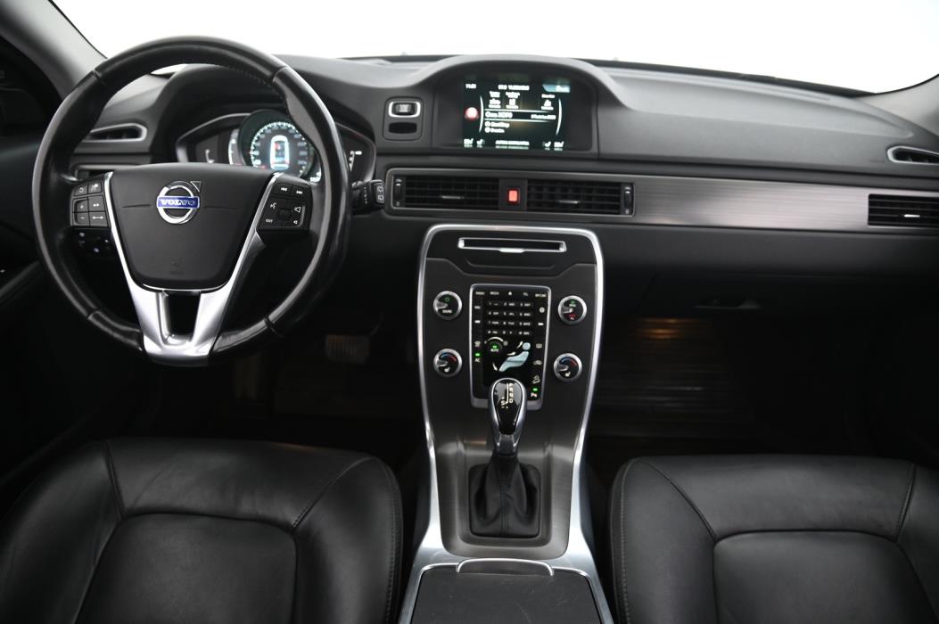 VOLVO XC70 2016