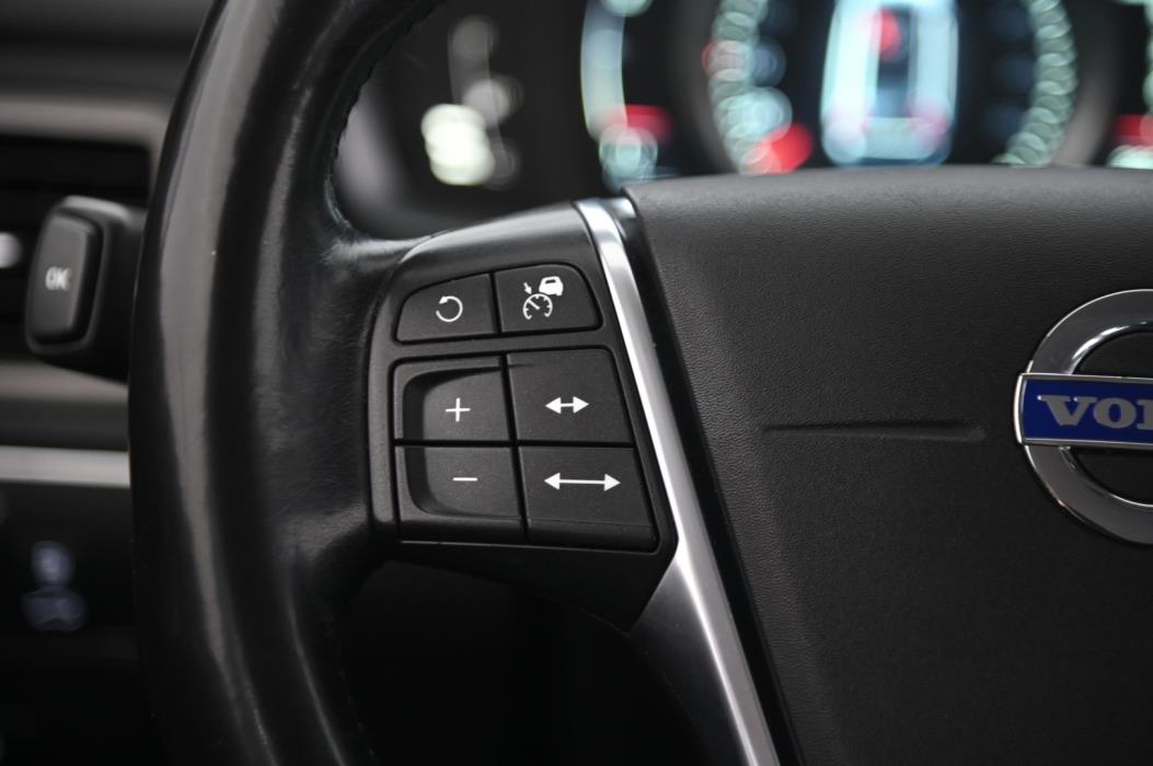 VOLVO XC70 2016