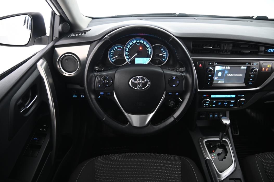 TOYOTA Auris 2014