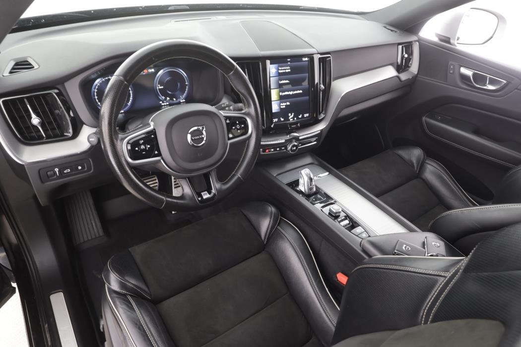 VOLVO XC60 2018