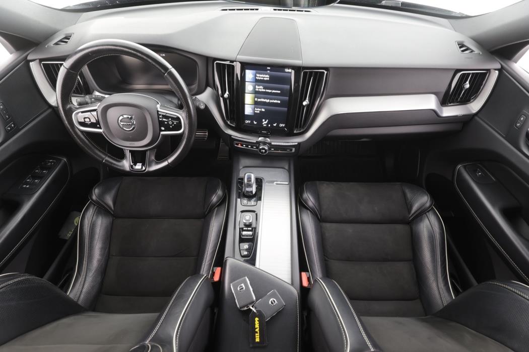 VOLVO XC60 2018