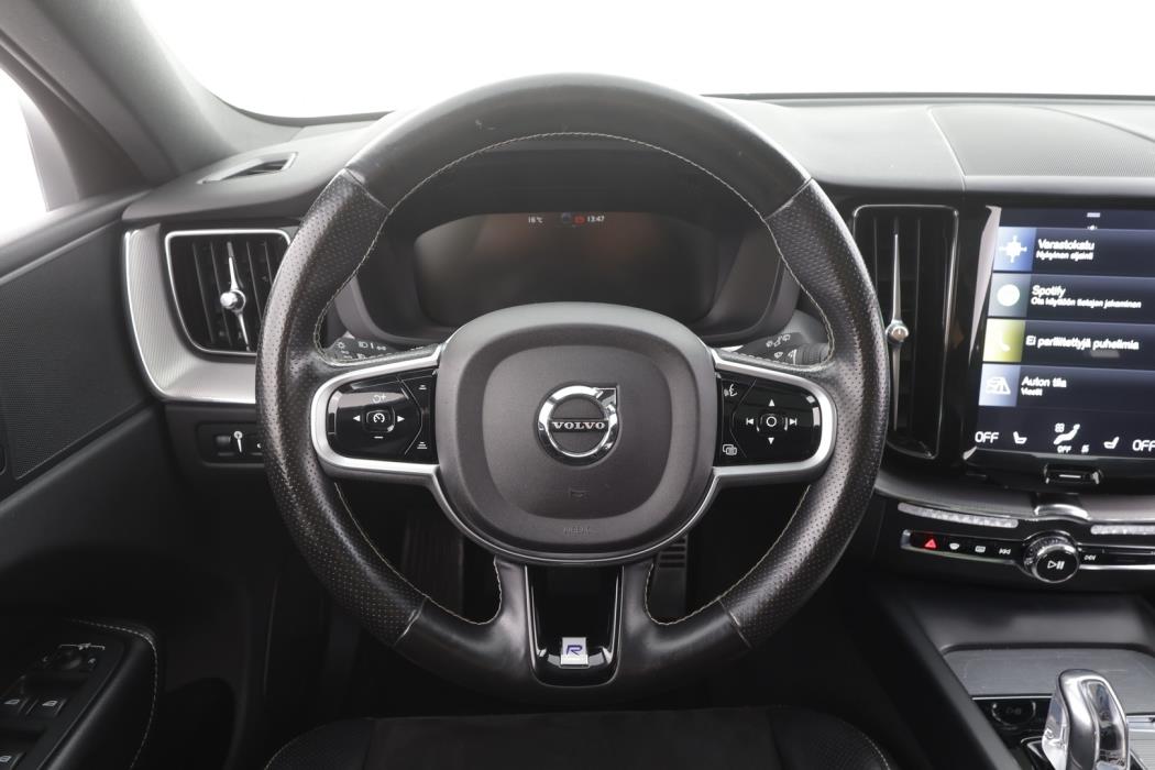 VOLVO XC60 2018