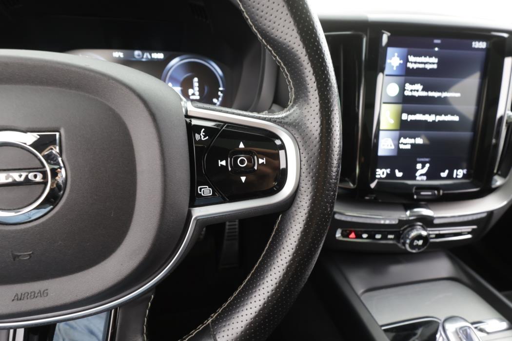 VOLVO XC60 2018