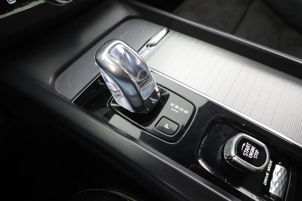 VOLVO XC60 2018