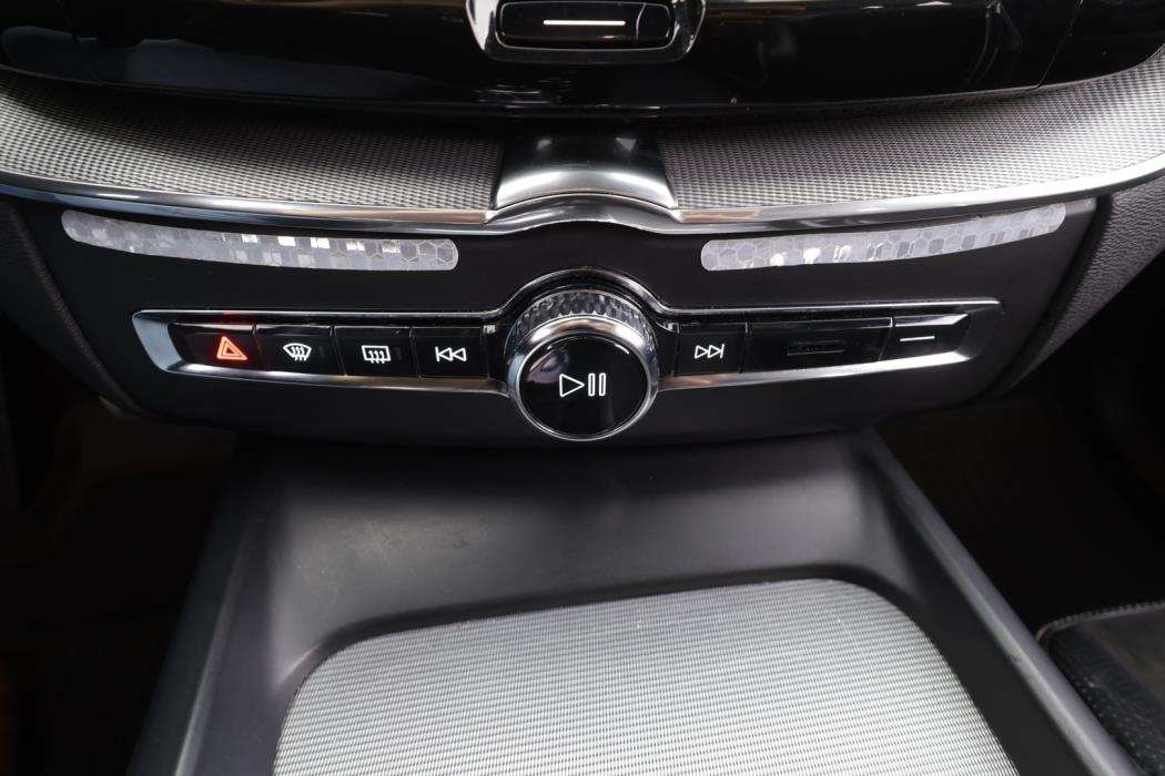 VOLVO XC60 2018