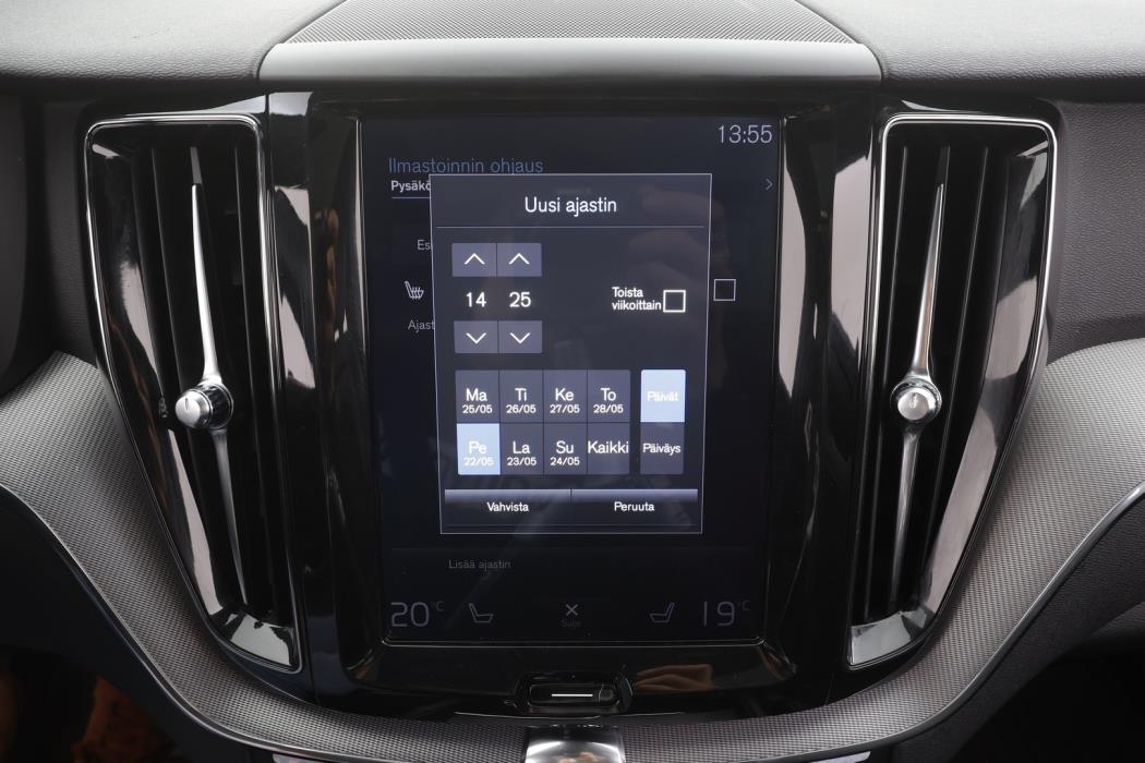 VOLVO XC60 2018