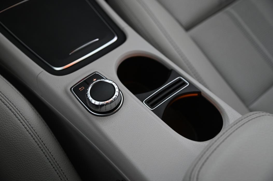 MERCEDES-BENZ GLA 2018