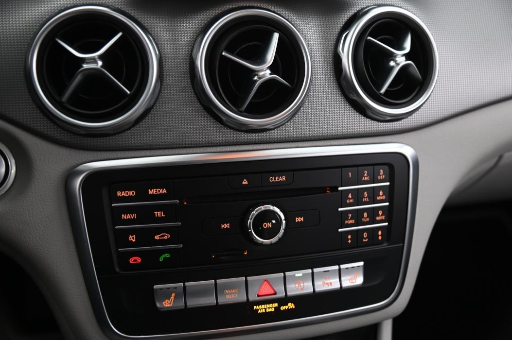 MERCEDES-BENZ GLA 2018