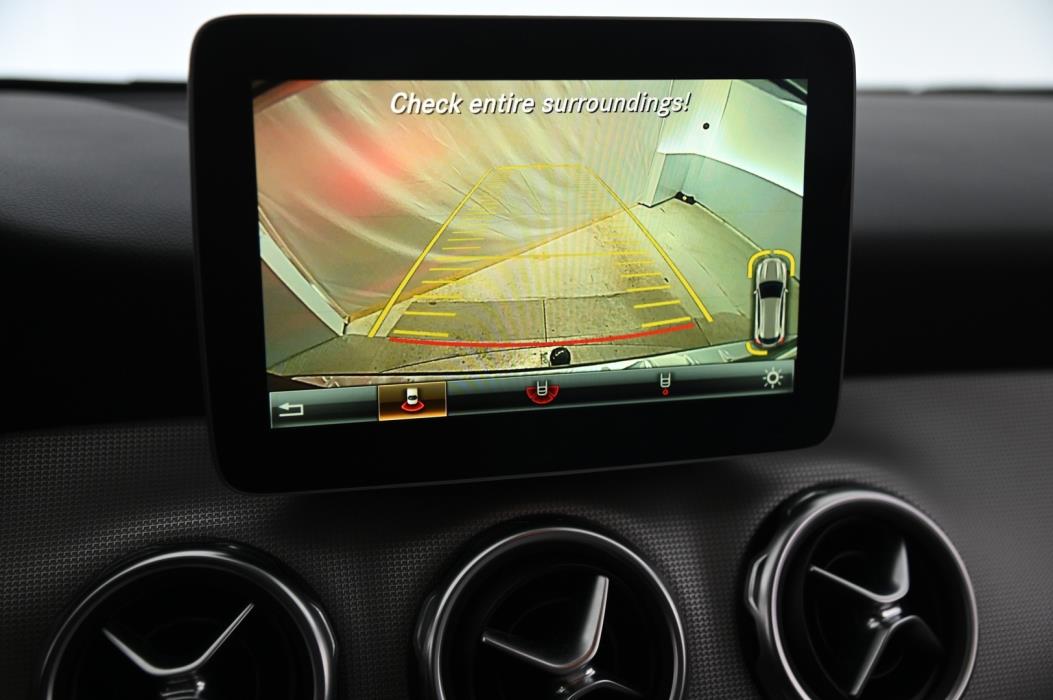 MERCEDES-BENZ GLA 2018