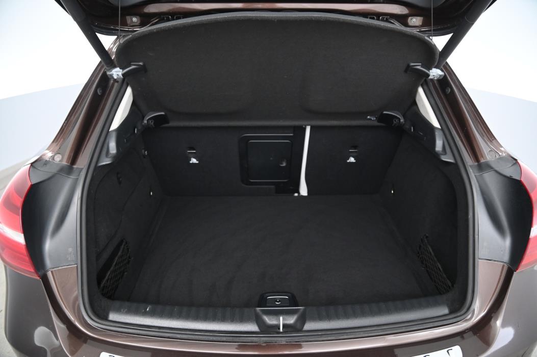 MERCEDES-BENZ GLA 2018