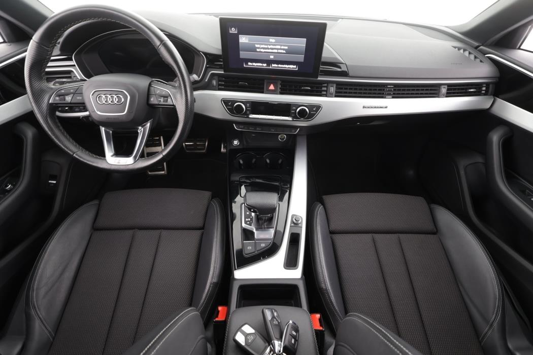 AUDI A4 2022