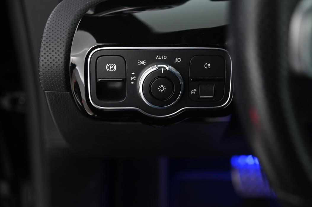 MERCEDES-BENZ CLA 2021