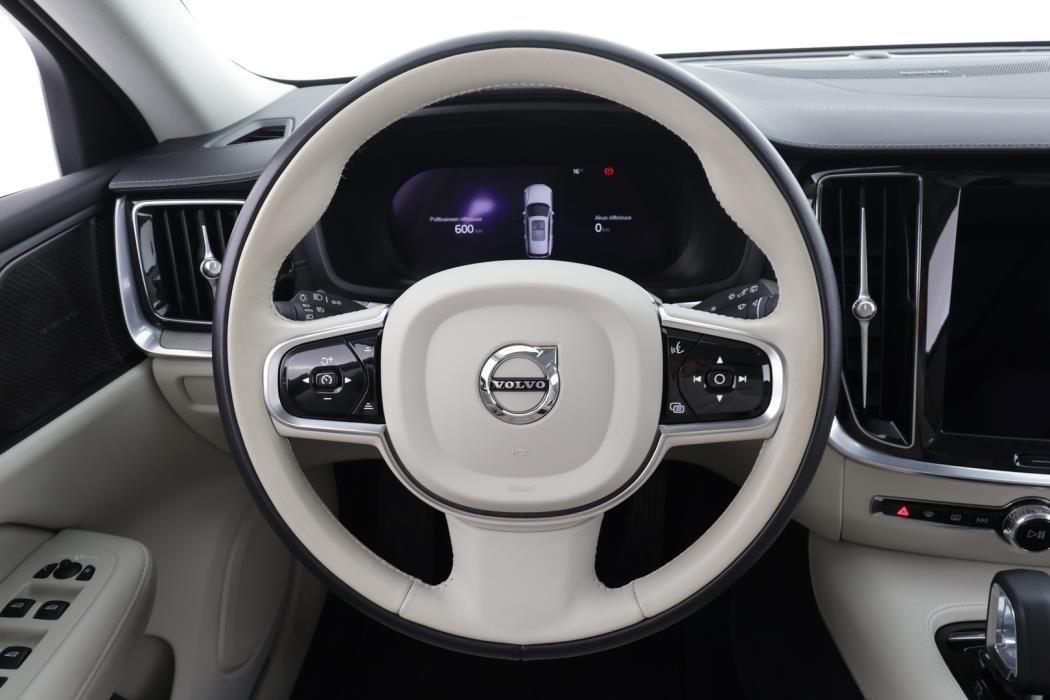 VOLVO V60 2023