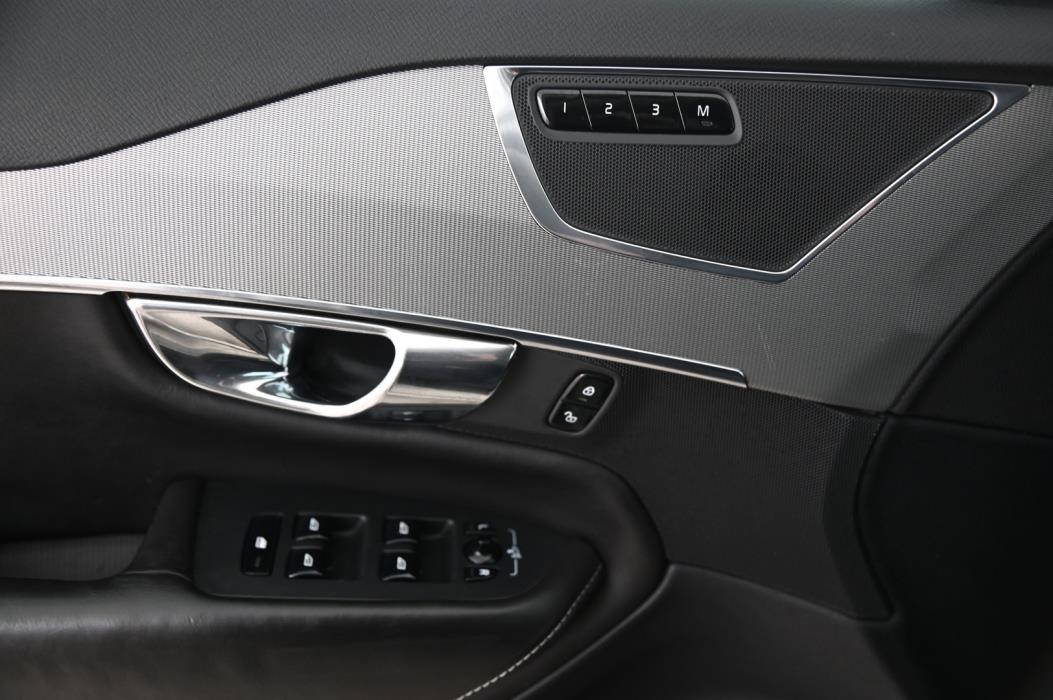 VOLVO XC90 2016