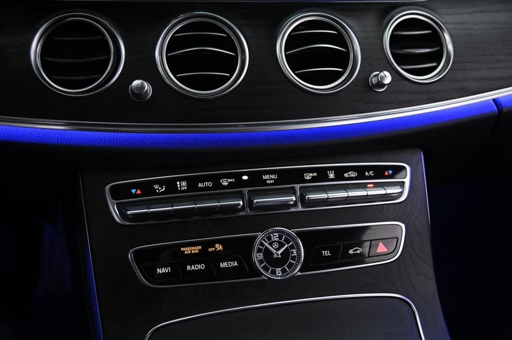 MERCEDES-BENZ E 2019