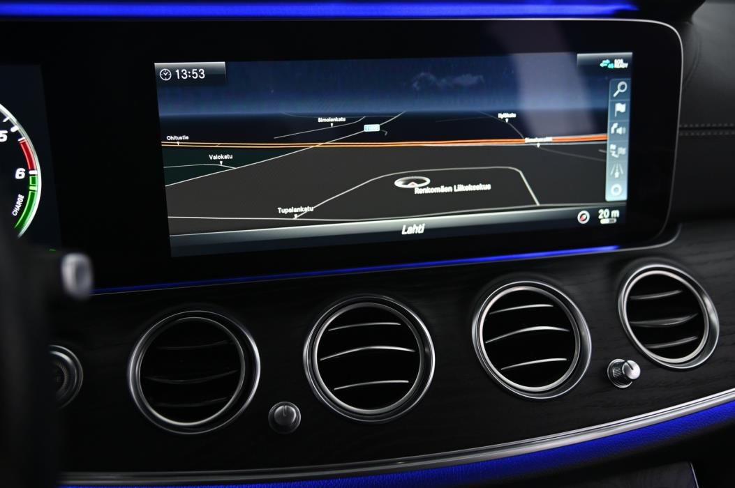 MERCEDES-BENZ E 2019