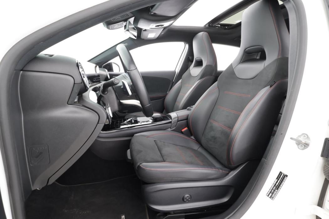 MERCEDES-BENZ A 2022