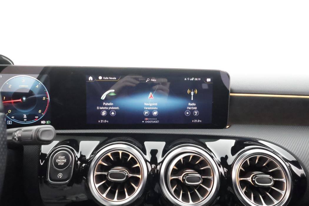 MERCEDES-BENZ A 2022