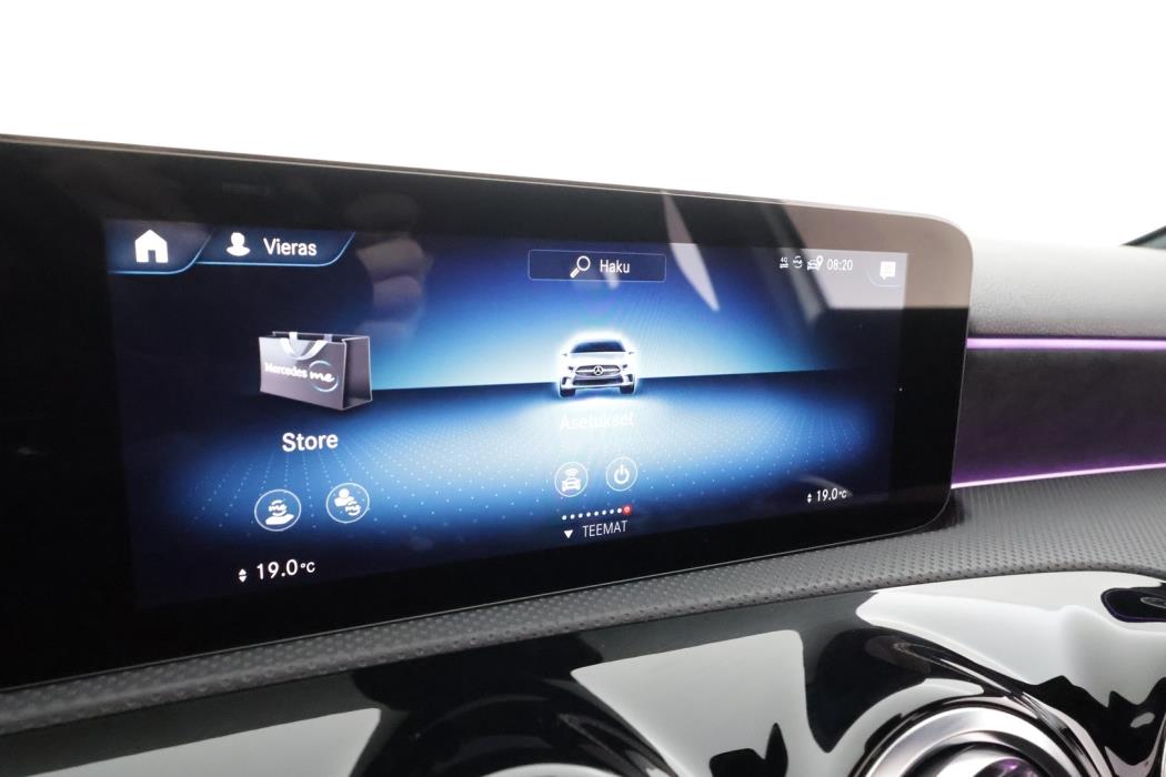 MERCEDES-BENZ A 2022