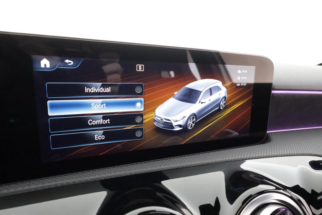 MERCEDES-BENZ A 2022