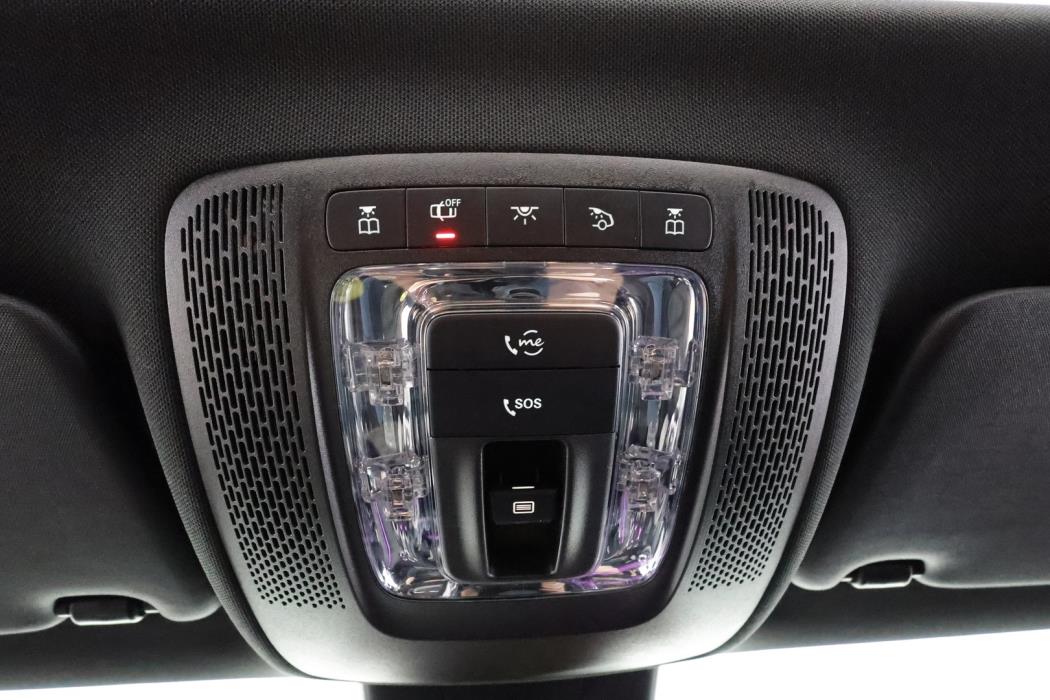 MERCEDES-BENZ A 2022