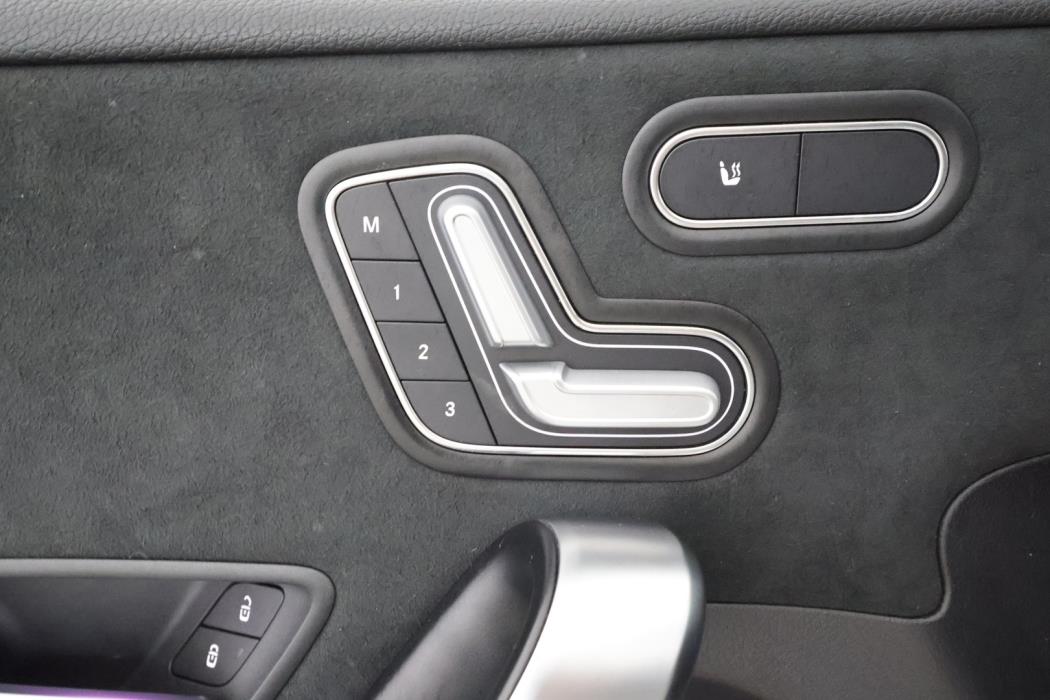 MERCEDES-BENZ A 2022