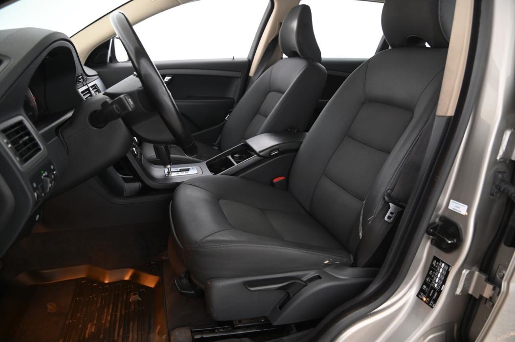VOLVO V70 2008