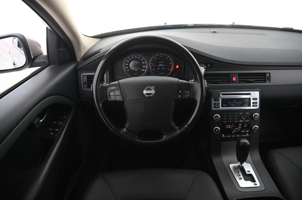 VOLVO V70 2008