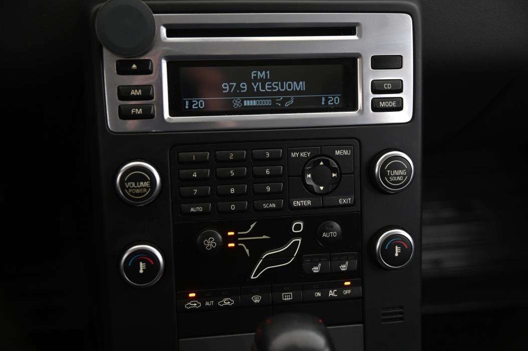VOLVO V70 2008
