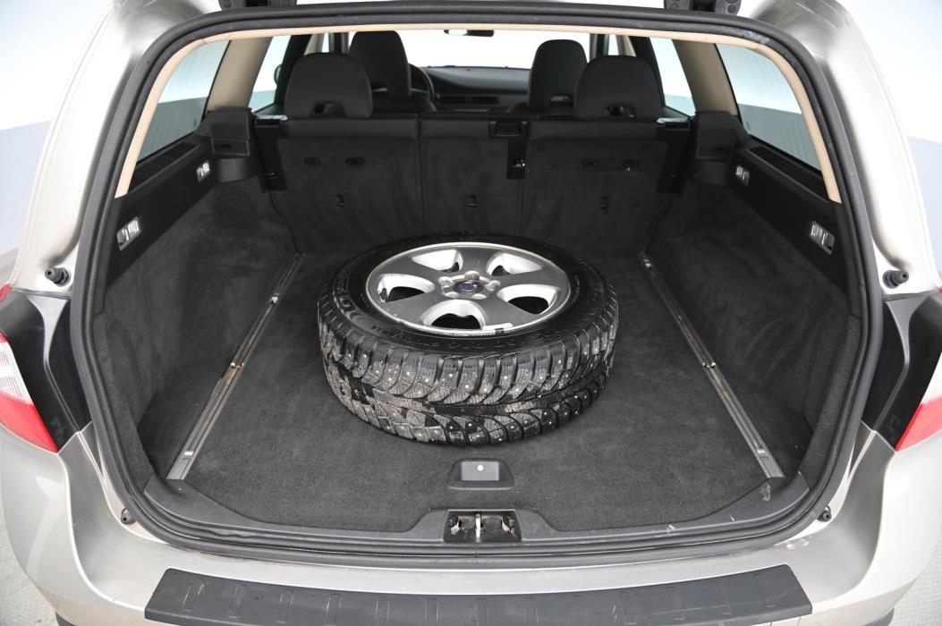 VOLVO V70 2008