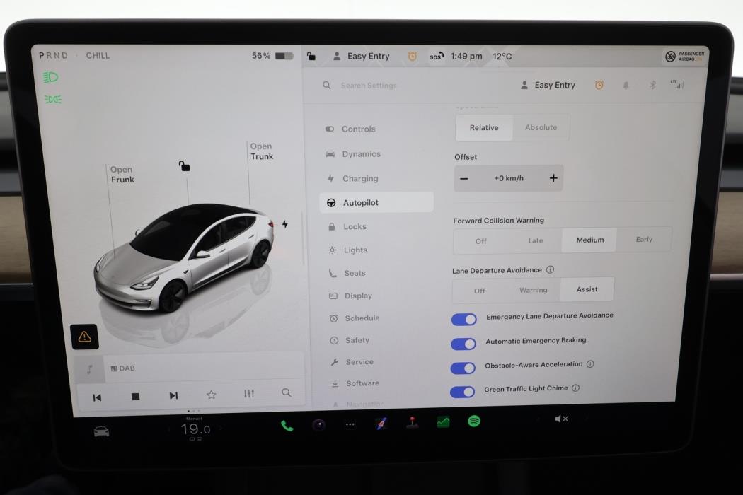 TESLA MODEL 3 2023