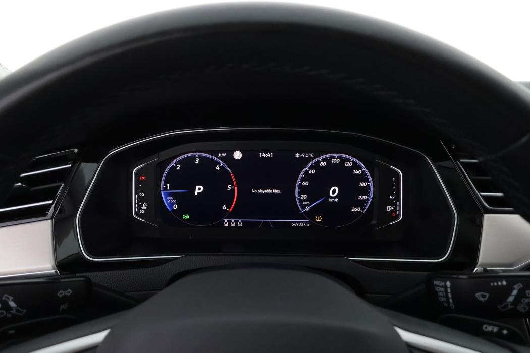 VOLKSWAGEN PASSAT 2023