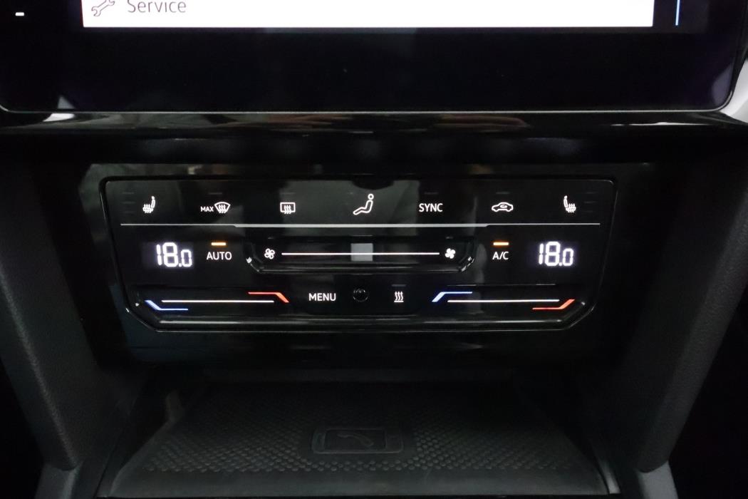 VOLKSWAGEN PASSAT 2023