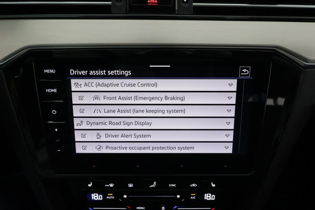 VOLKSWAGEN PASSAT 2023