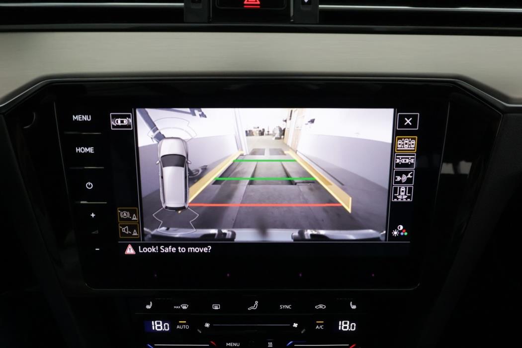 VOLKSWAGEN PASSAT 2023