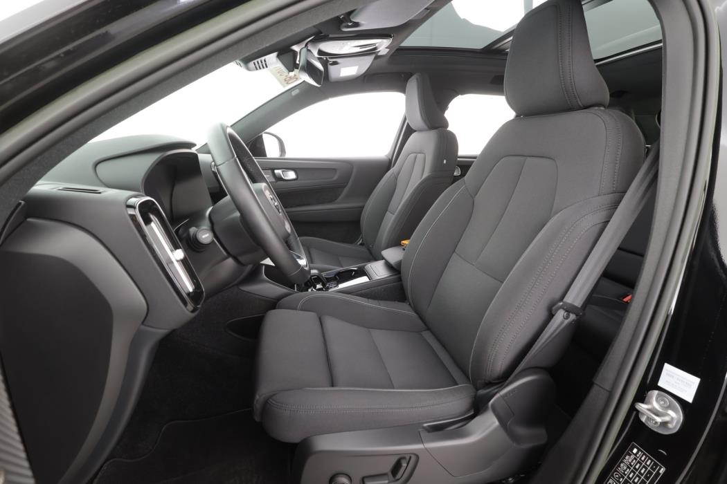 VOLVO XC40 2023