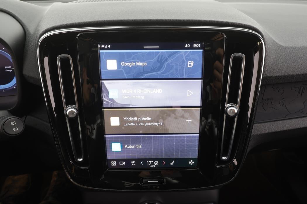 VOLVO XC40 2023