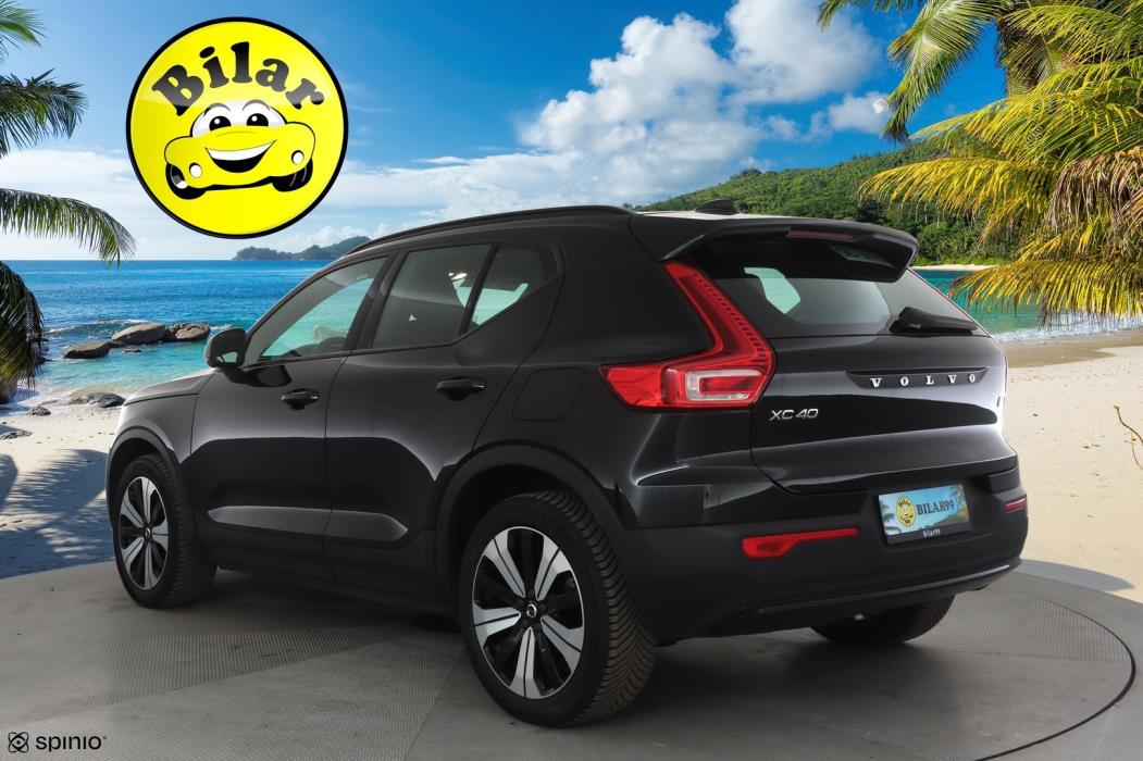VOLVO XC40 2023