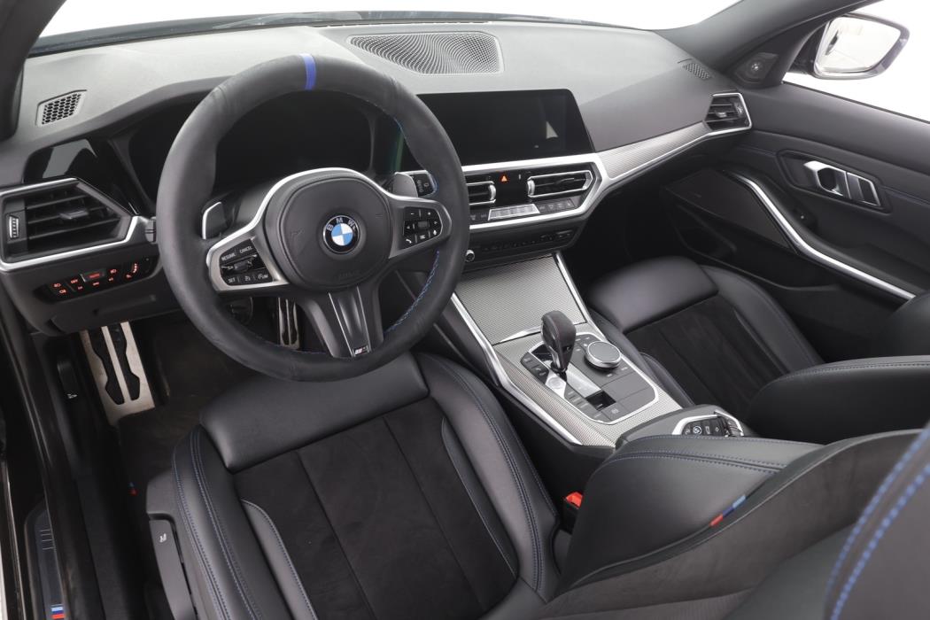 BMW 330 2021
