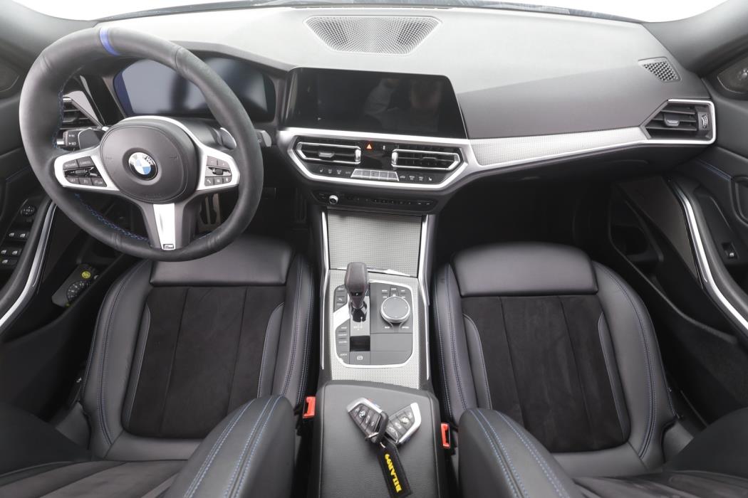 BMW 330 2021