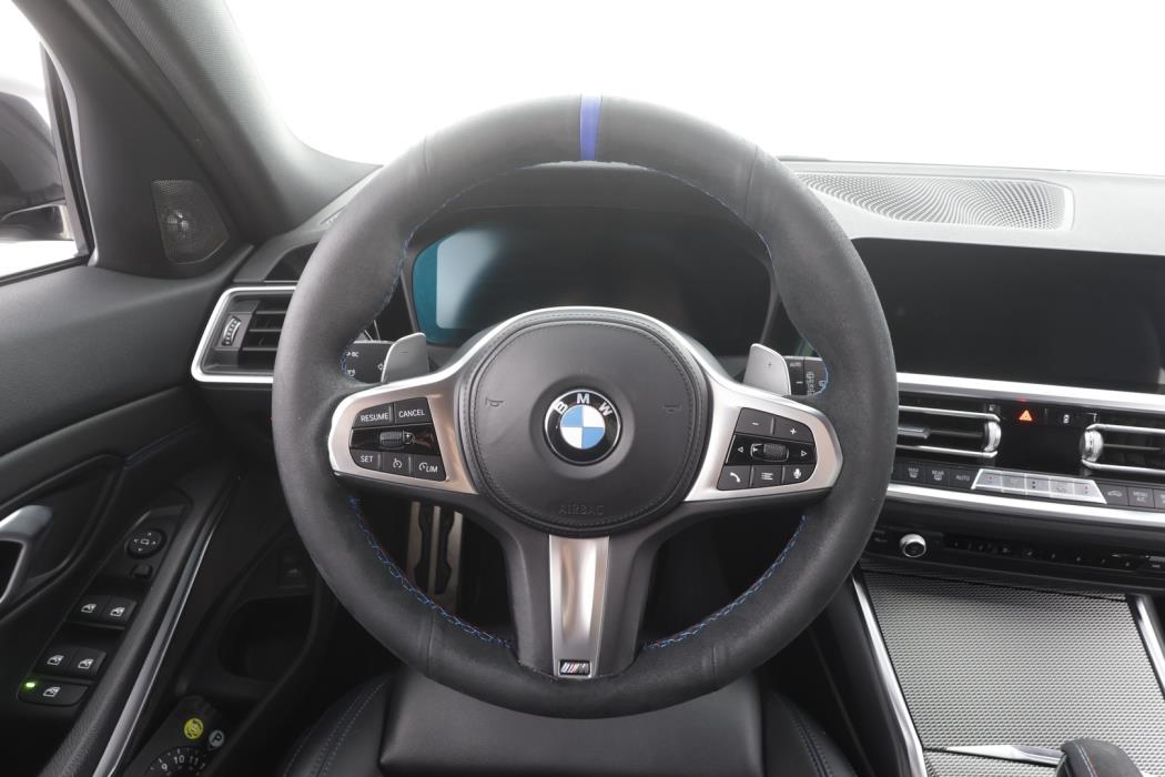 BMW 330 2021