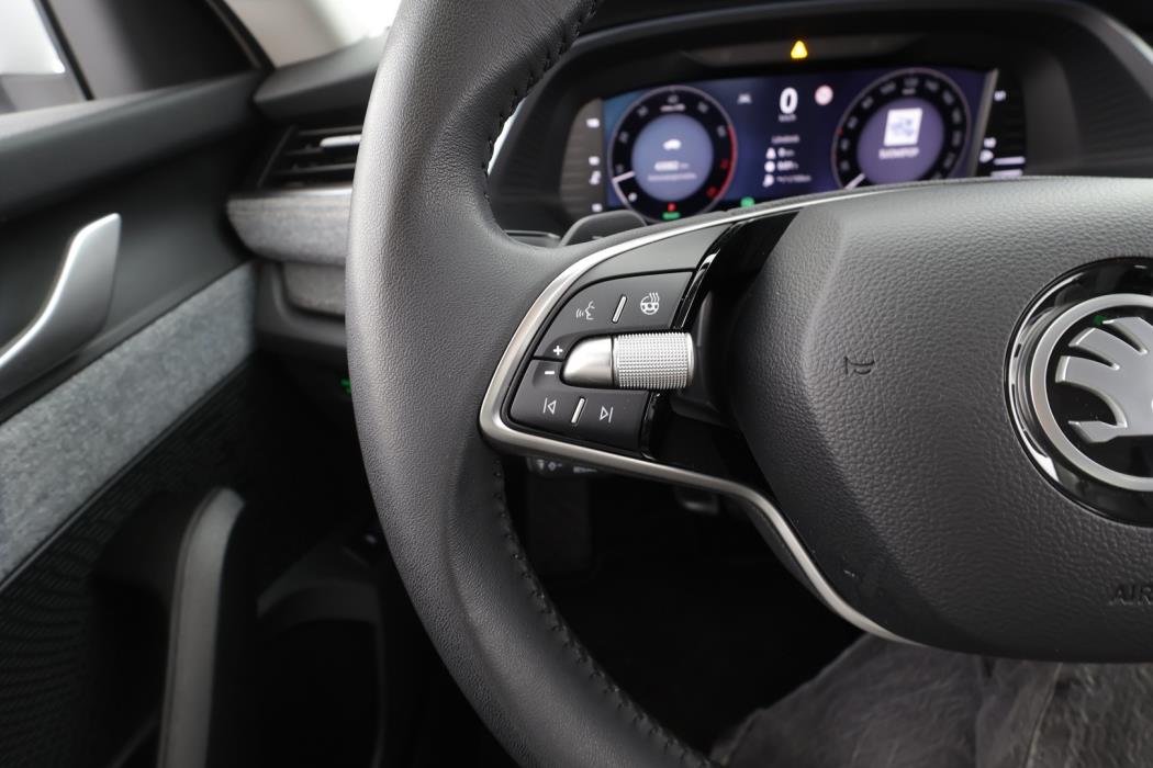 SKODA OCTAVIA 2025