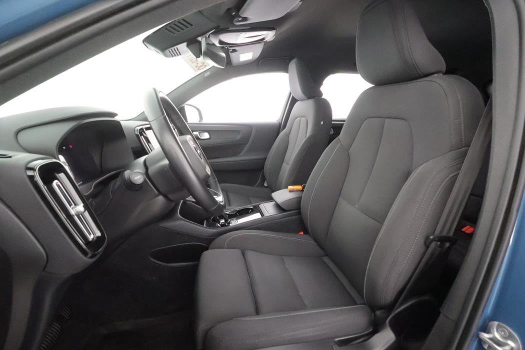 VOLVO XC40 2023