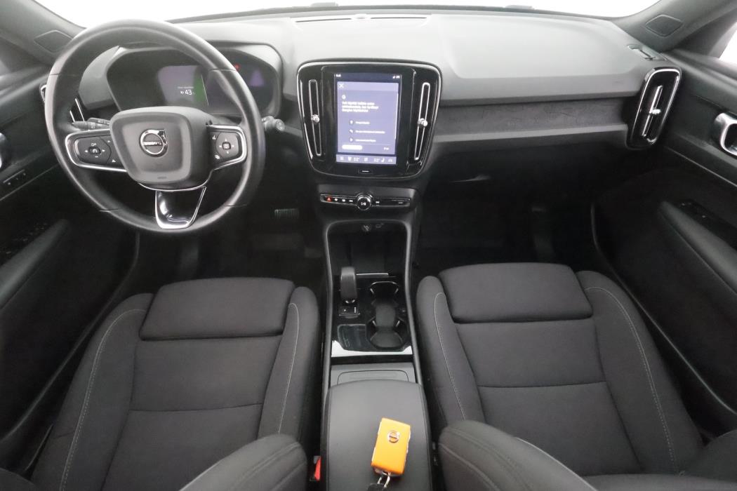 VOLVO XC40 2023