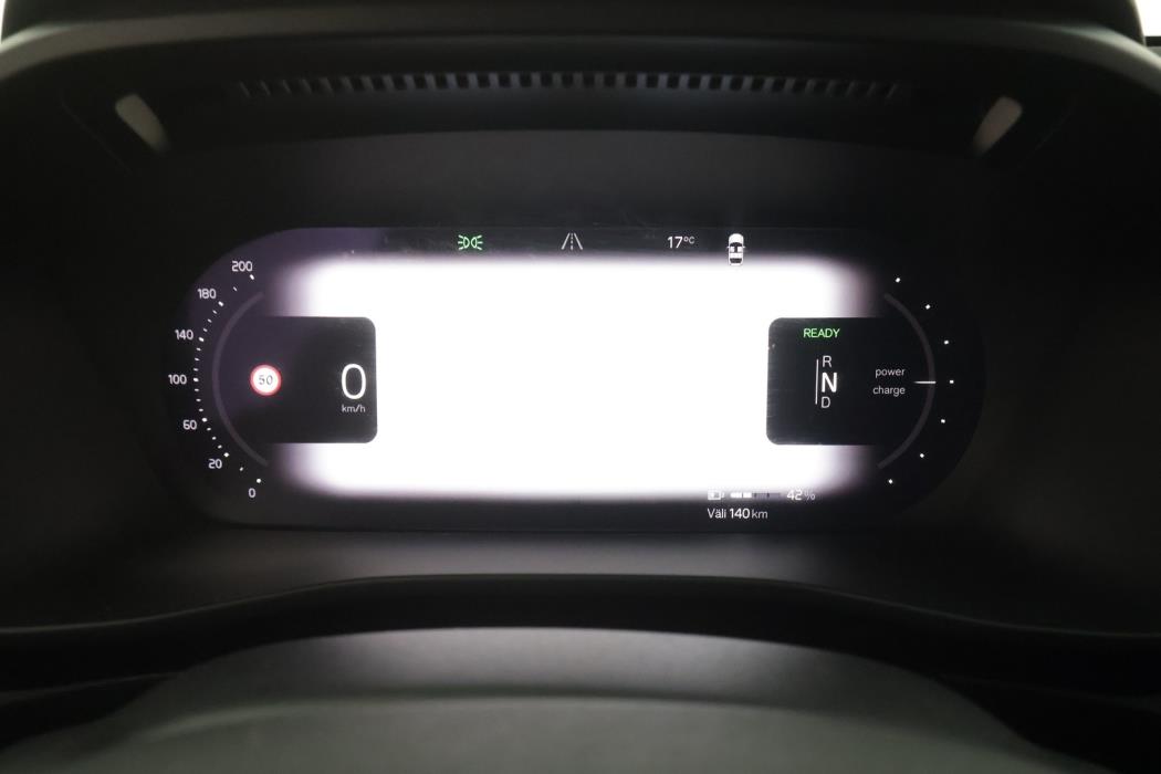 VOLVO XC40 2023