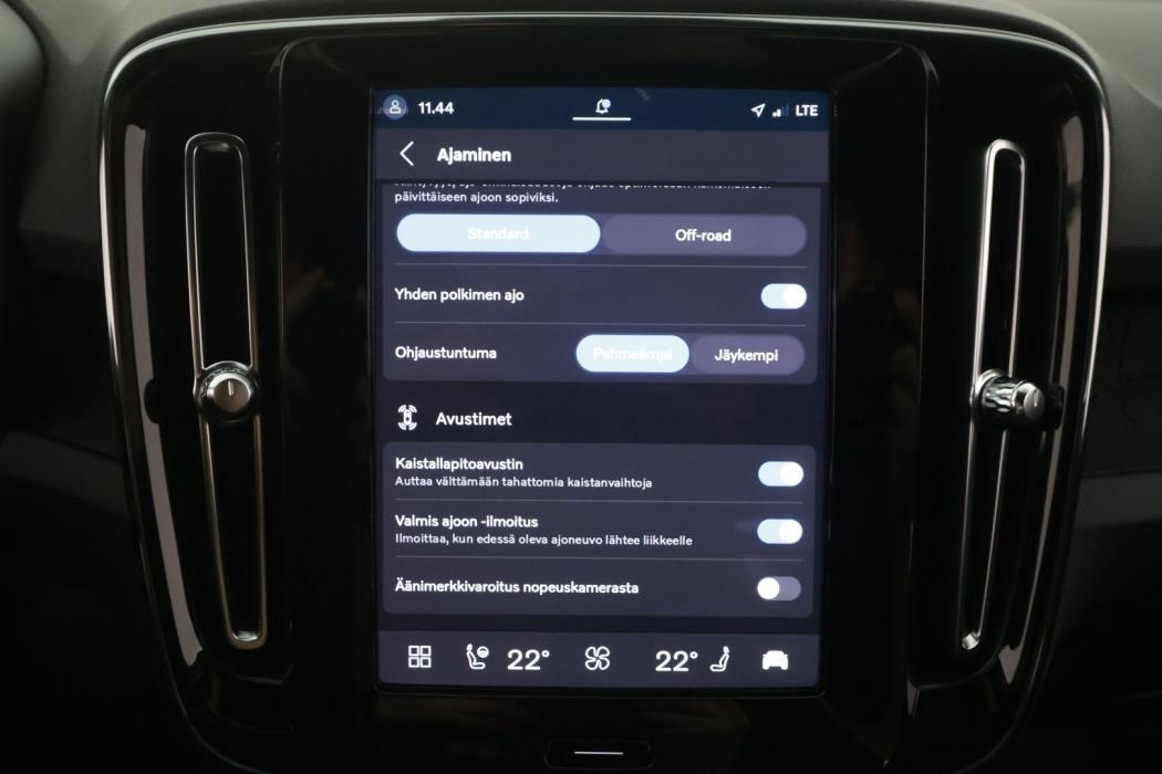 VOLVO XC40 2023