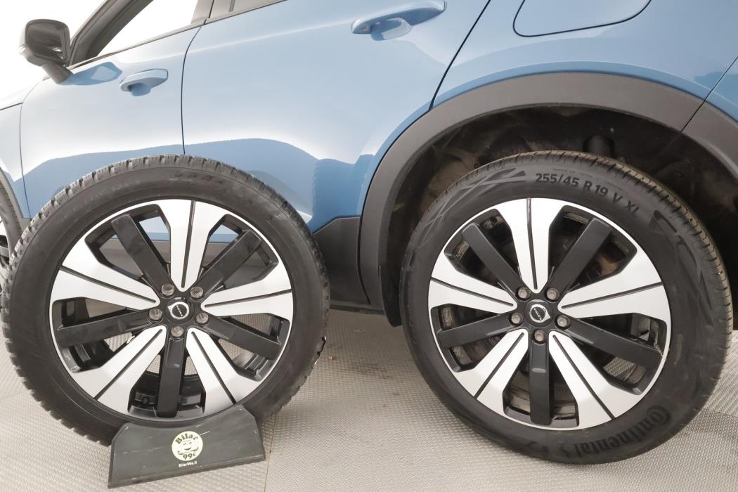 VOLVO XC40 2023