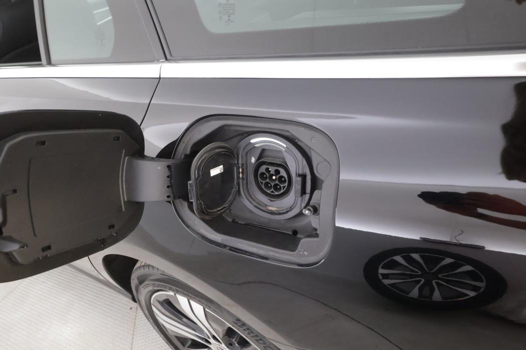 MERCEDES-BENZ C 2023