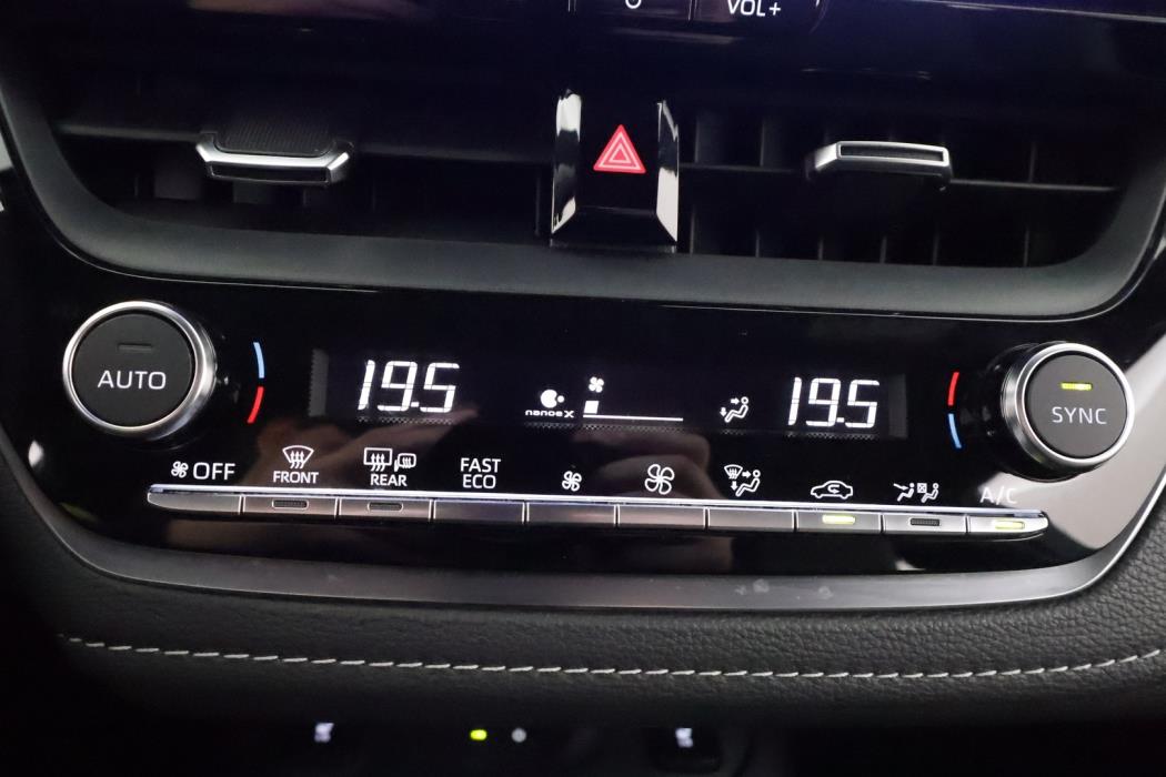 TOYOTA COROLLA 2024