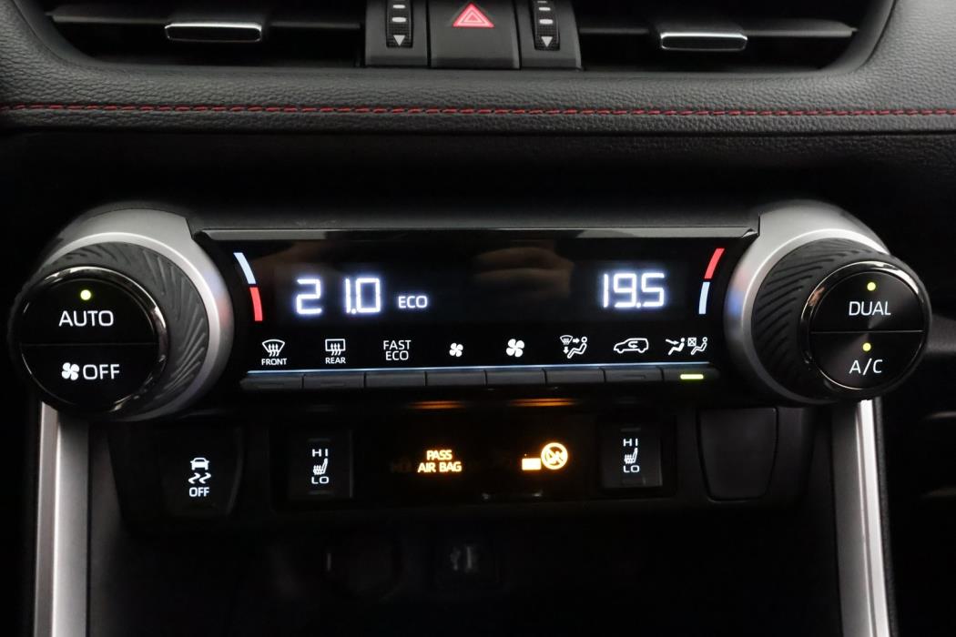 TOYOTA RAV4 PLUG-IN 2024
